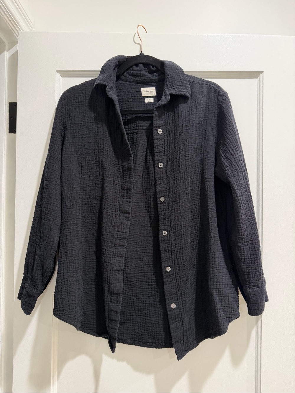 Aritzia XS Black Textured Button-Up Shirt